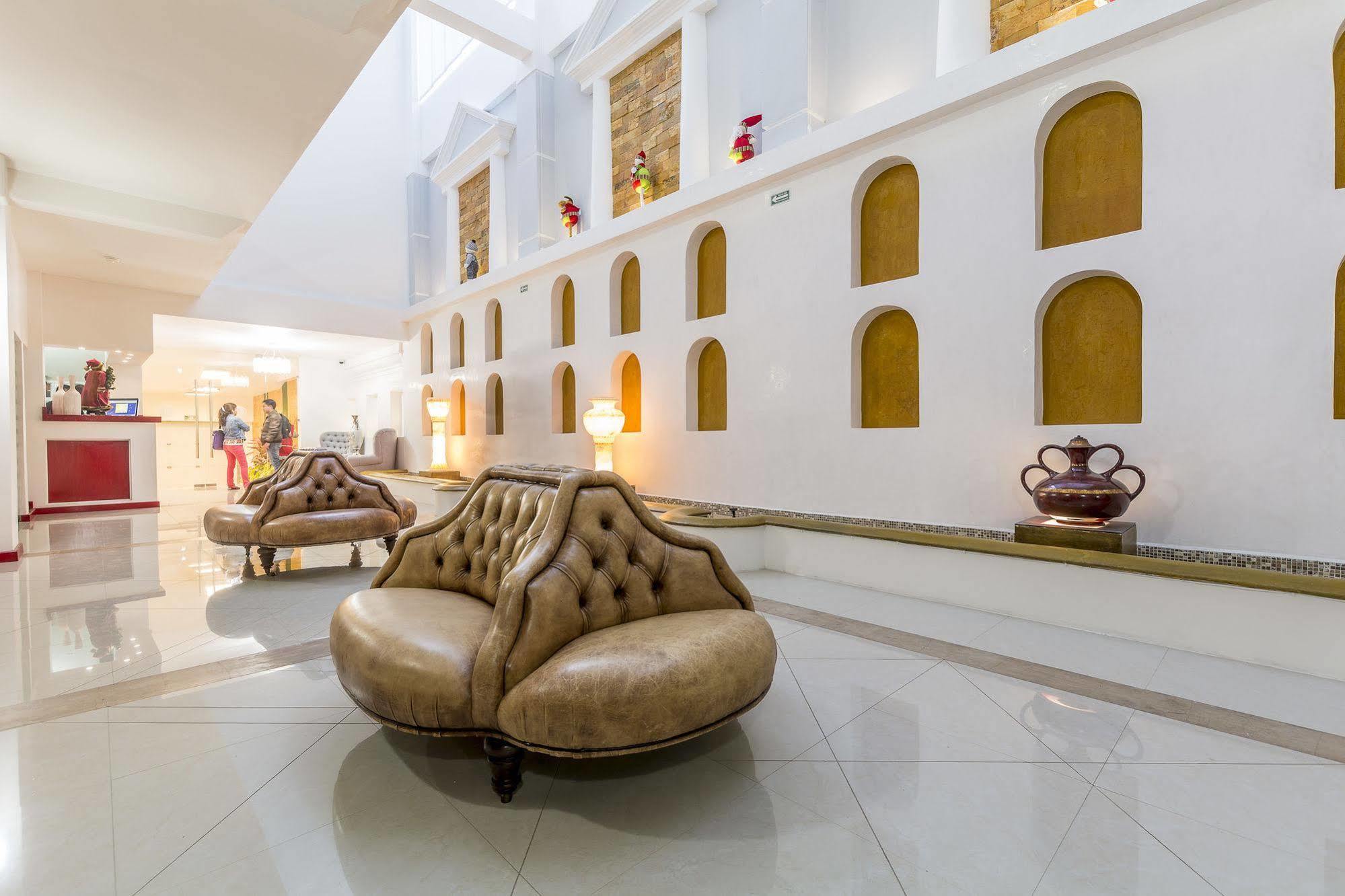 Hotel Luminus Comitan de Dominguez Bagian luar foto